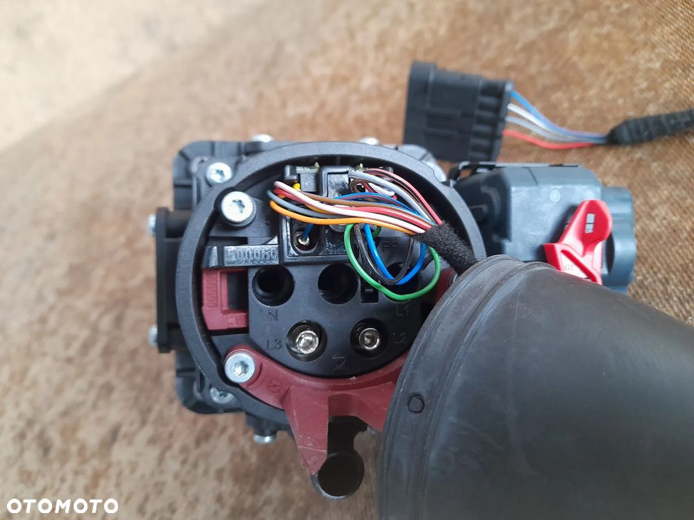 Gniazdo ładowania pojazdów elektrycznych Typu 2 Mennekes 196521A - 7