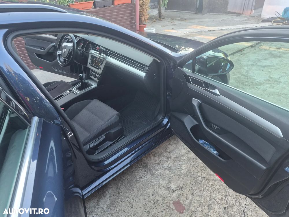 Volkswagen Passat 1.6 TDI Comfortline - 1