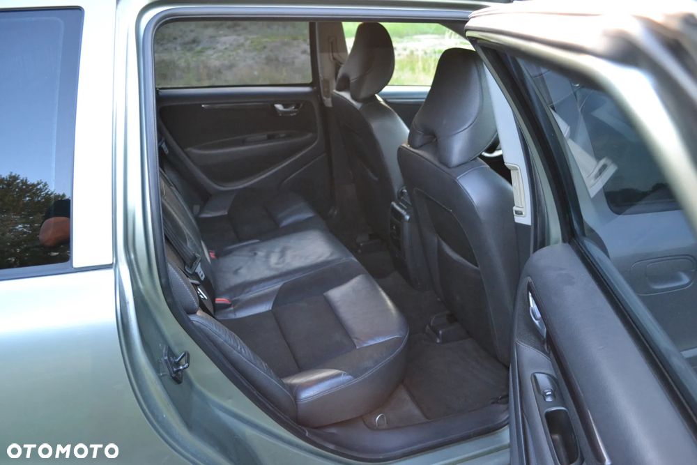 Volvo V70 2.4D5 Momentum - 7