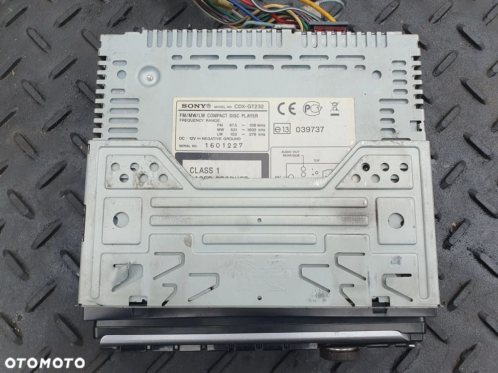 Radioodtwarzacz samochodowy Sony CDX-GT232 - 4