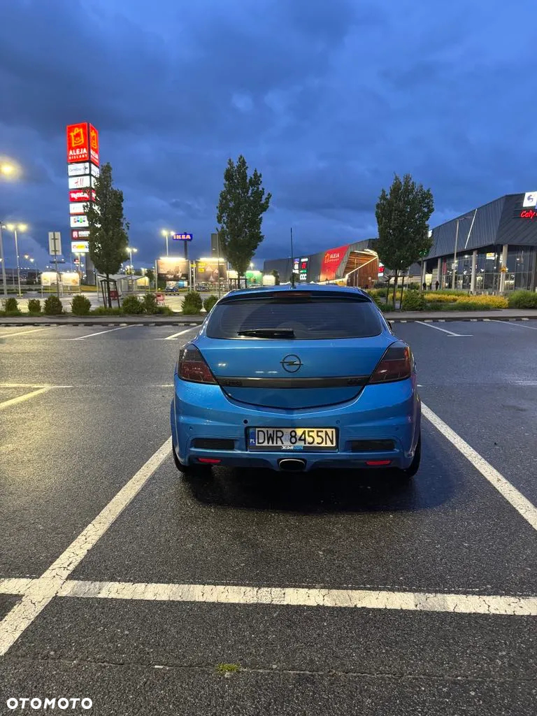 Opel Astra III GTC 2.0 T OPC - 6
