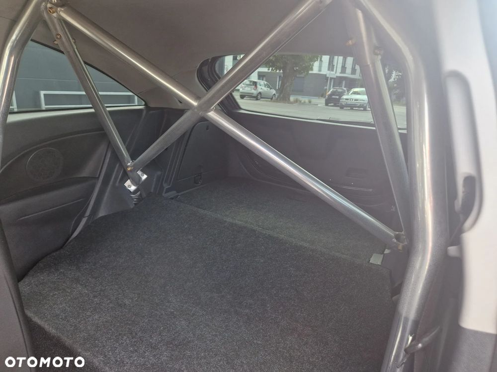 Opel Corsa 1.6 Turbo OPC - 25