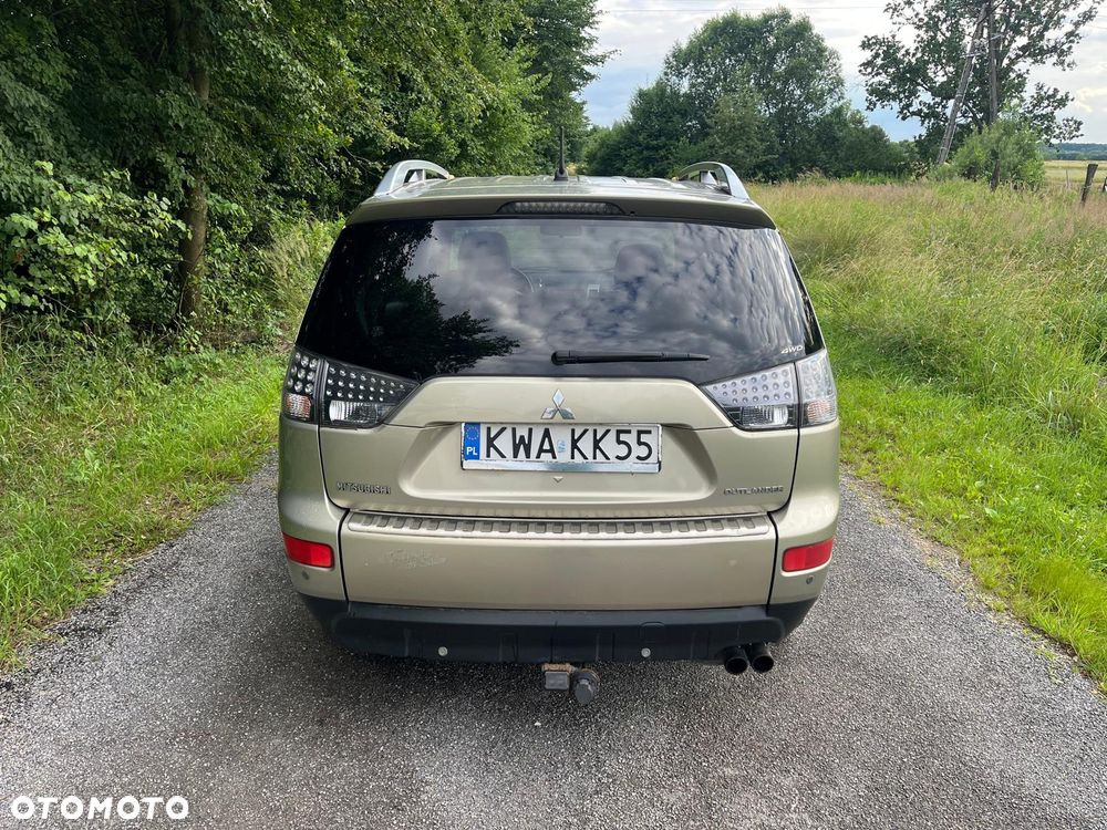 Mitsubishi Outlander 2.0 DID Instyle NAVI - 5