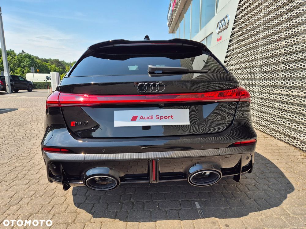 Audi RS5 Avant - 7
