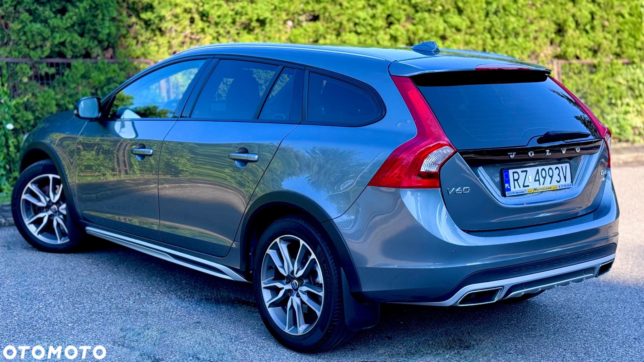 Volvo V60 D4 AWD Drive-E Summum - 4