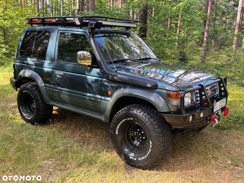 Mitsubishi Pajero - 1