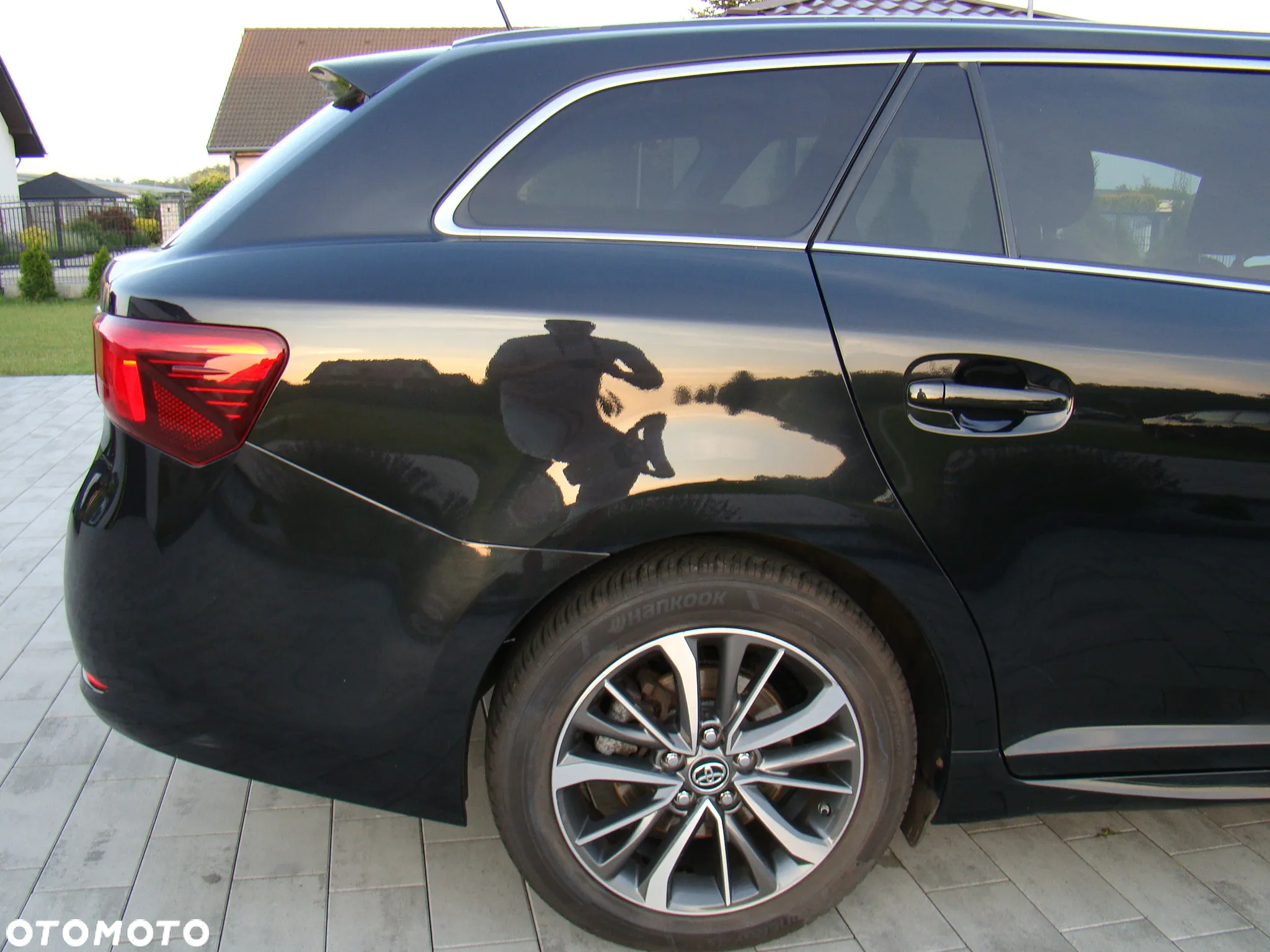 Toyota Avensis 2.0 D-4D Premium - 12
