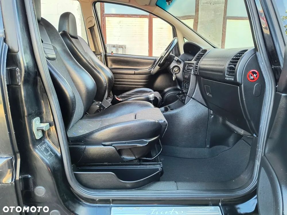 Opel Zafira - 17