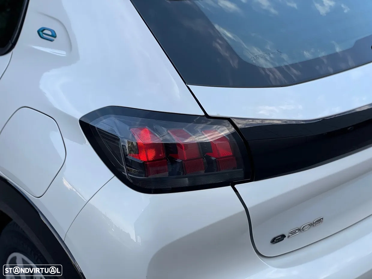 Peugeot e-208 50 kWh Active - 11