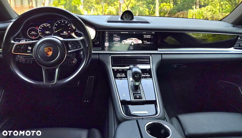 Porsche Panamera 4 - 14