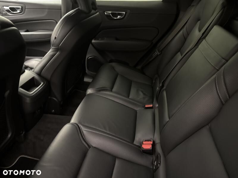 Volvo XC 60 B4 B R-Design - 20