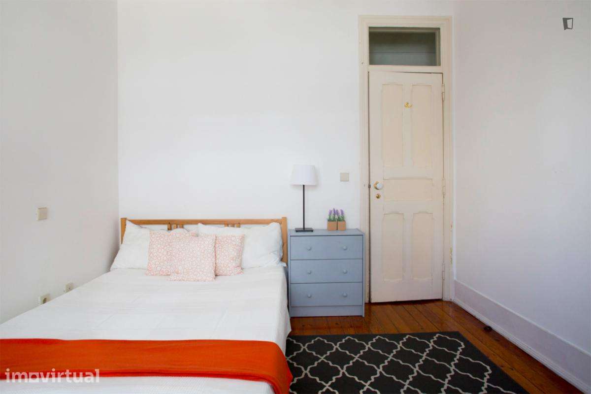 Quarto - localizado em Marquês de Pombal Lisbon - Grande imagem: 3/15