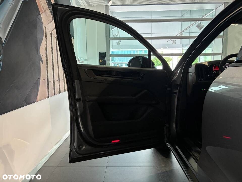 Porsche Cayenne - 17