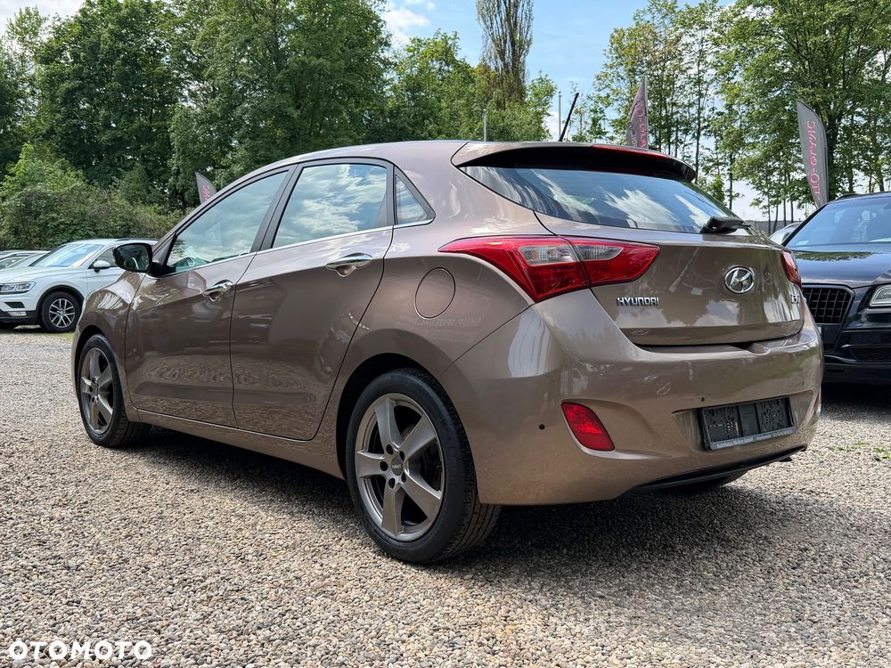 Hyundai i30 blue 1.6 GDI Passion - 5