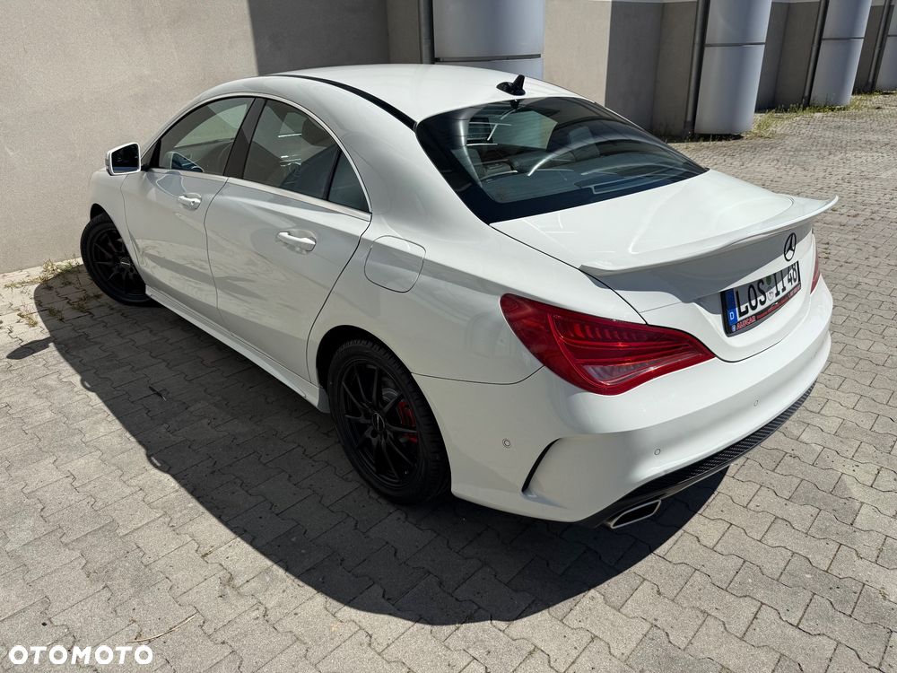Mercedes-Benz CLA 180 7G-DCT AMG Line - 4