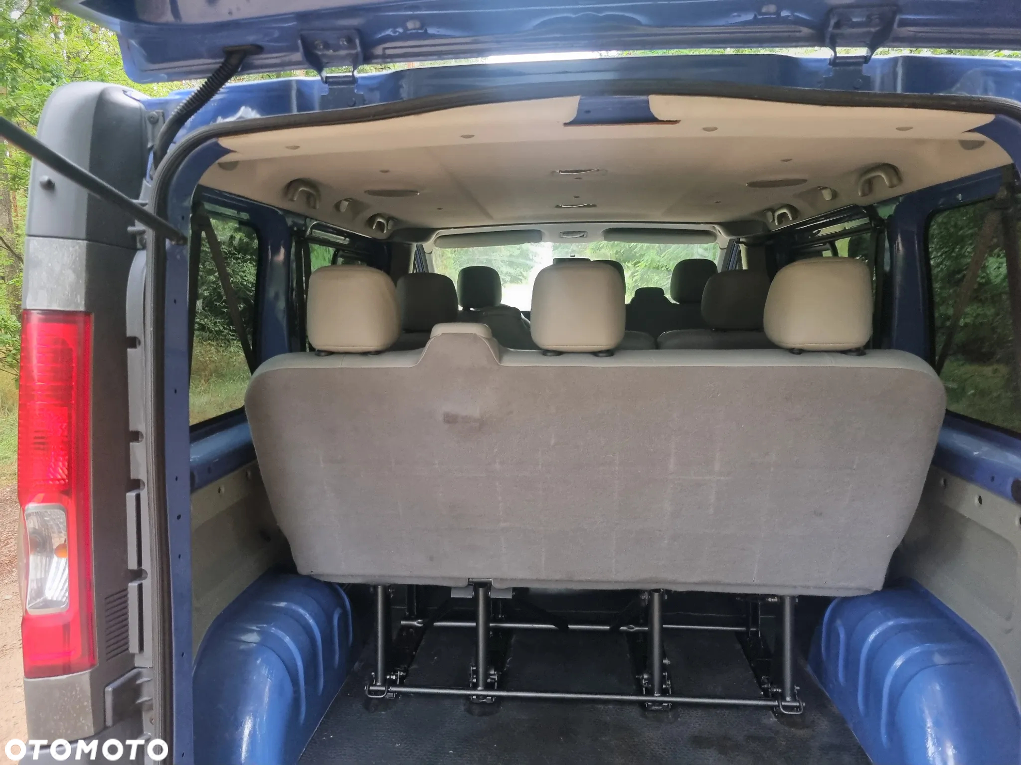 Opel Vivaro 2.5 CDTI L1H1 - 26