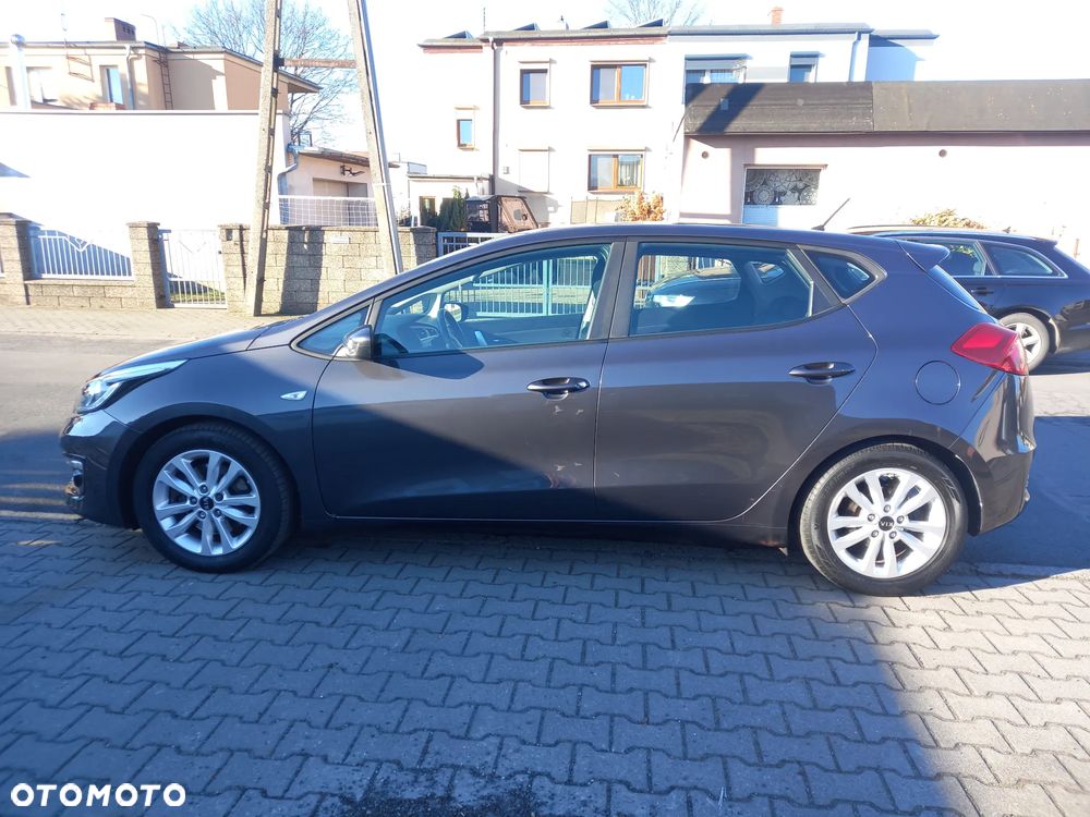 Kia Ceed - 6