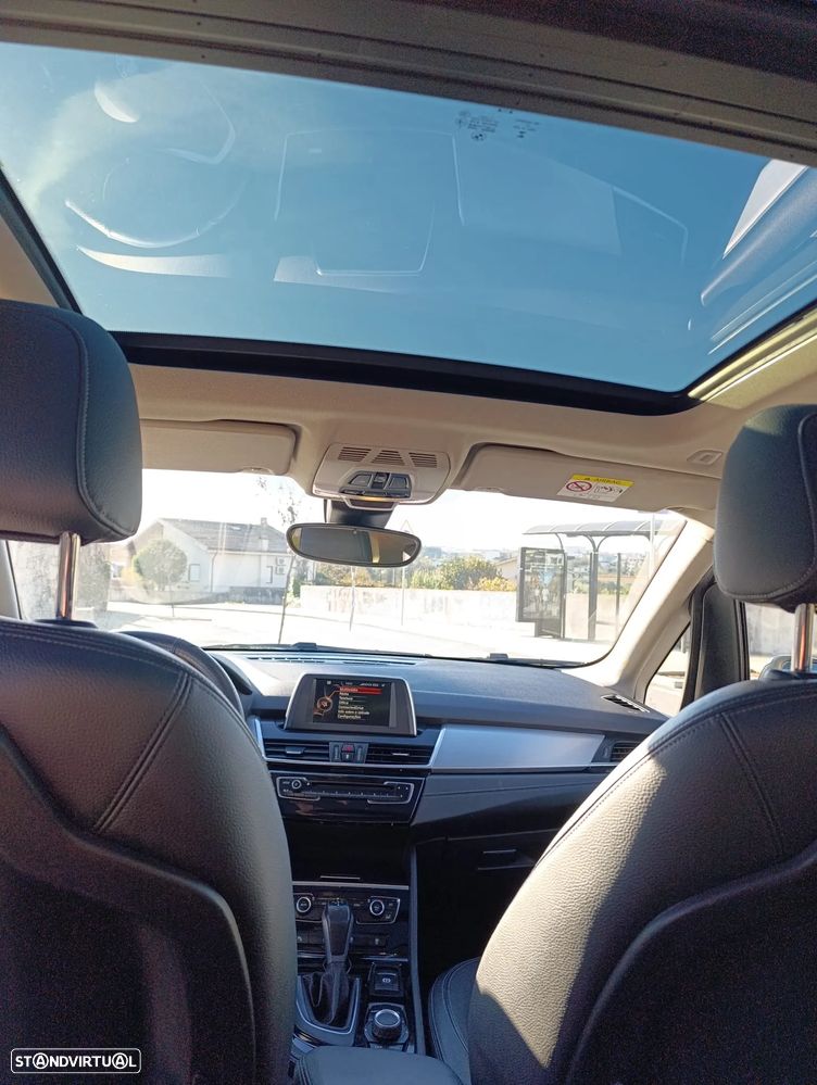 BMW 218 Active Tourer d Line Luxury Auto - 10