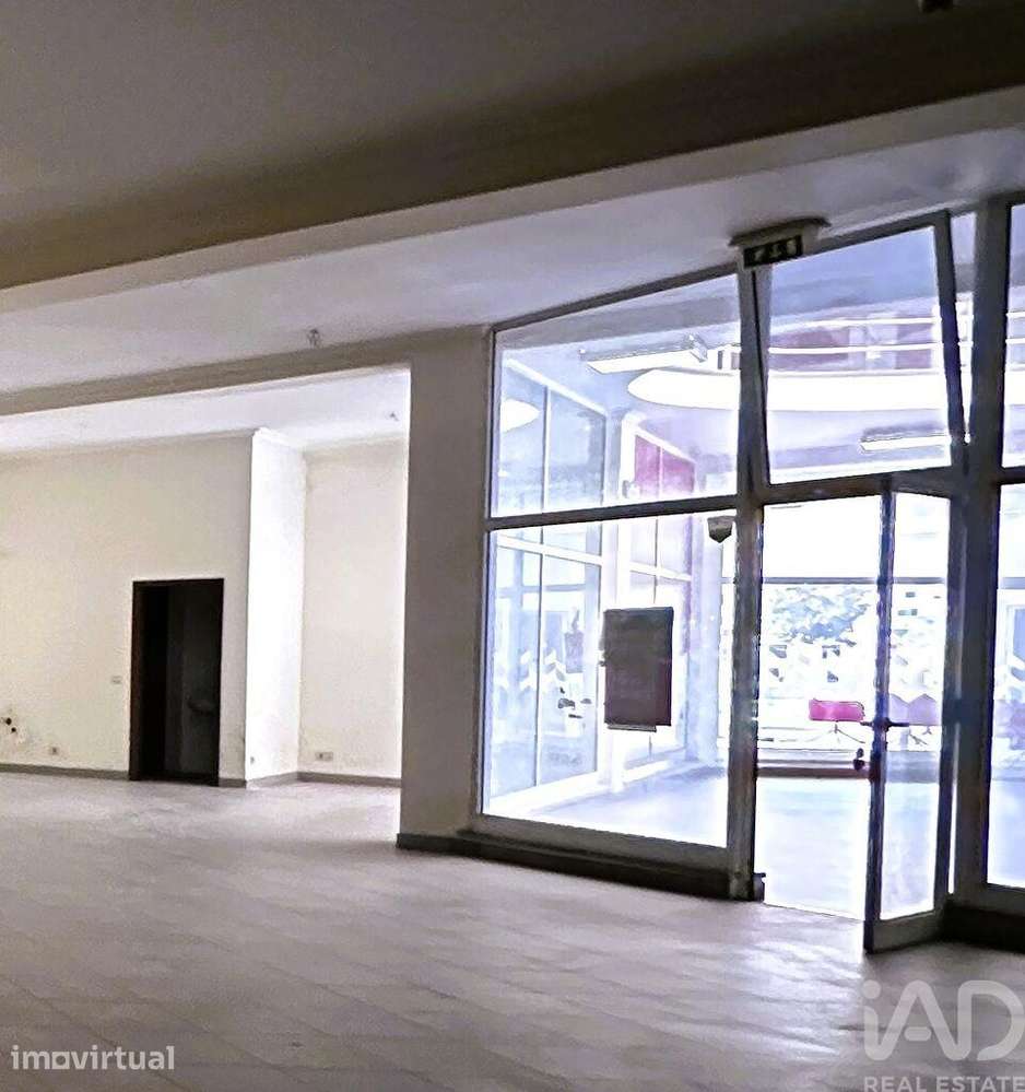 Loja / Estabelecimento Comercial em Lamego (Almacave e Sé) de 93,00 m2 - Grande imagem: 3/3