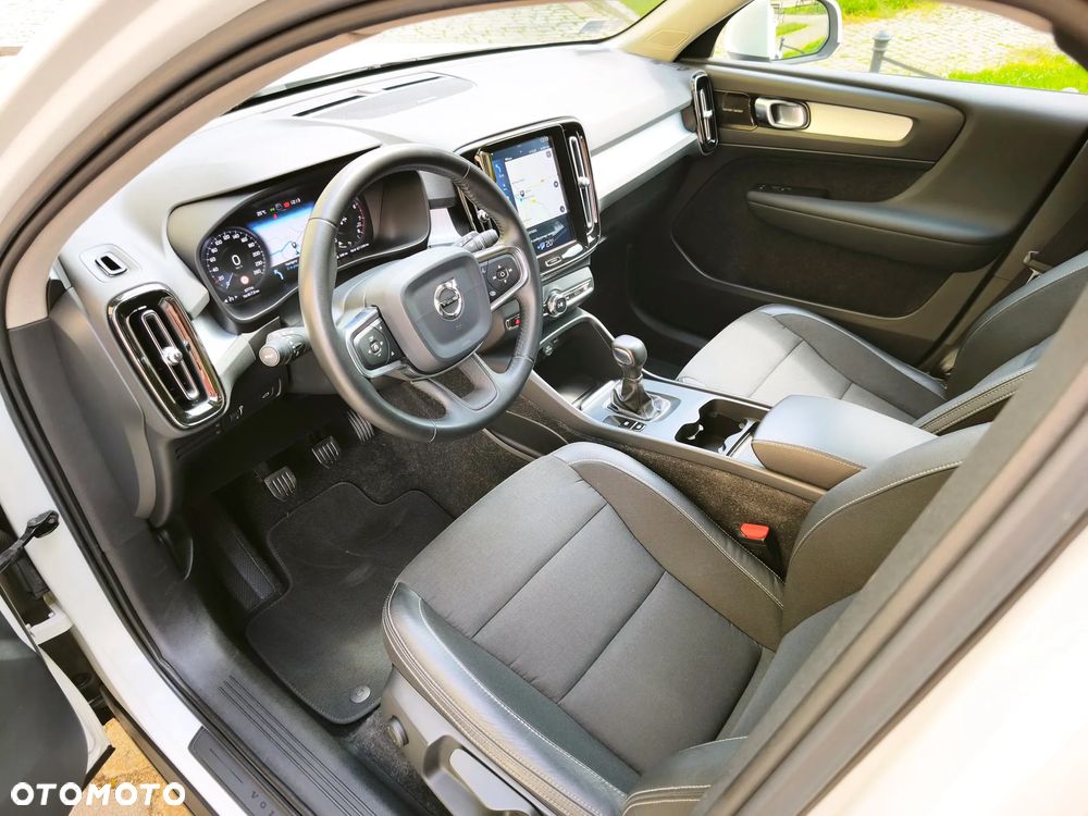 Volvo XC 40 T3 Momentum - 9