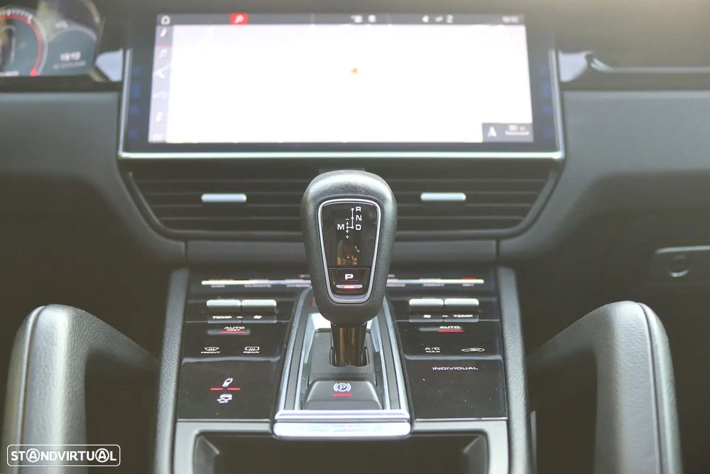 Porsche Cayenne E-Hybrid - 32