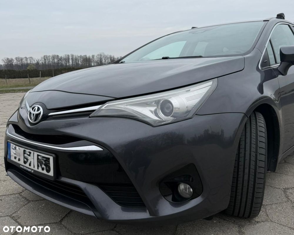 Toyota Avensis 2.0 D-4D Prestige - 6