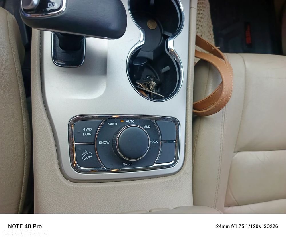 Jeep Grand Cherokee - 15