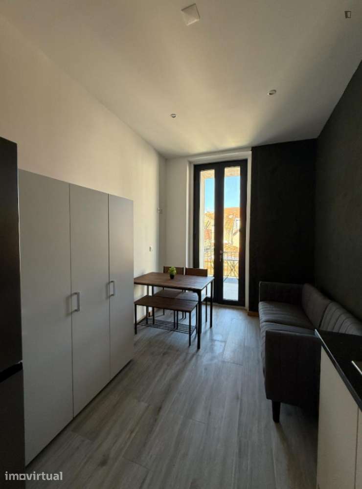 Quarto - localizado em Santa Marinha Porto - Grande imagem: 2/27