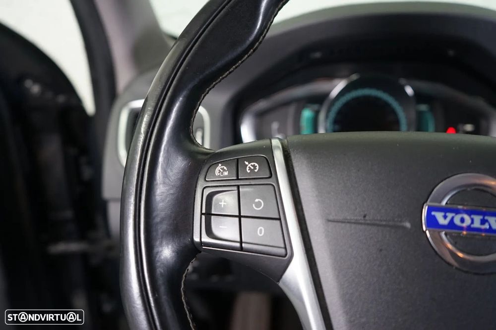 Volvo V60 2.4 D6 Momentum AWD Phev - 22