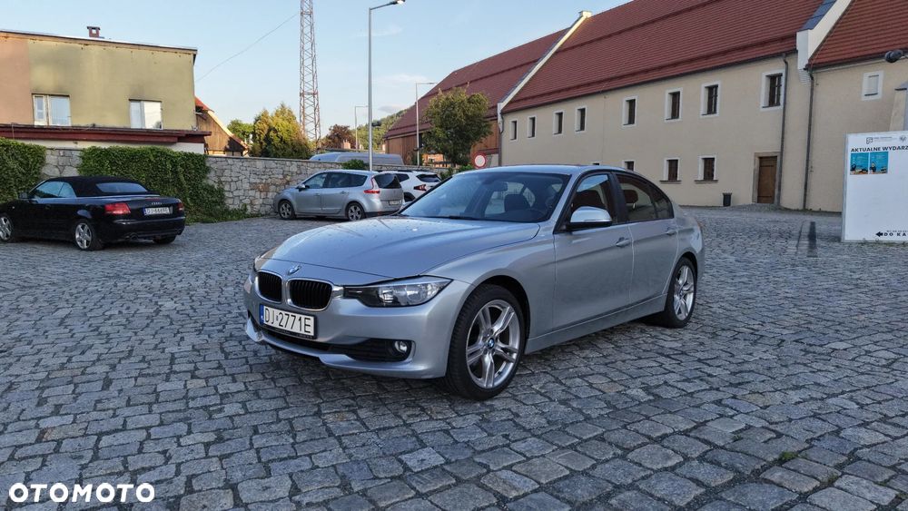 BMW Seria 3 ver-318d - 2
