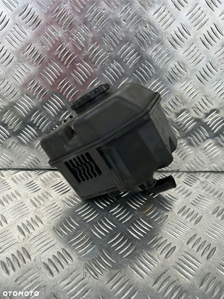 ZBIORNICZEK PŁYNU WSPOMAGANIA SCANIA NTG NOWY MODEL - 1