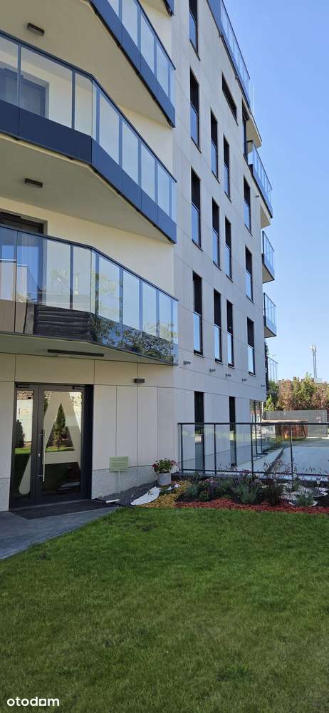 Apartament wysokiej klasy (4-pokojowy) z dużym 50 m² tarasem.