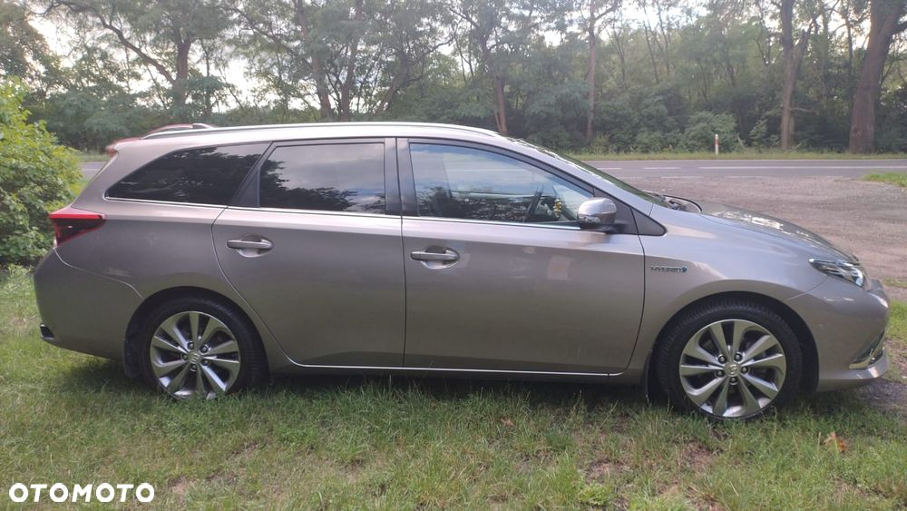 Toyota Auris 1.8 HSD Luna - 11