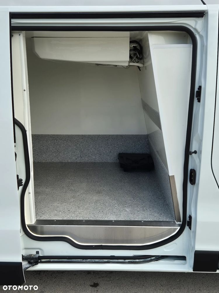 Renault TRAFIC 1.6 DCI 145KM LONG CHŁODNIA MROŹNIA WYJŚCIE STACJONARNE - 22