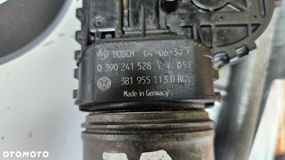 VW Passat B5 FL Mechanizm wycieraczek przód Silniczek wycieraczek 3B1955113D - 2