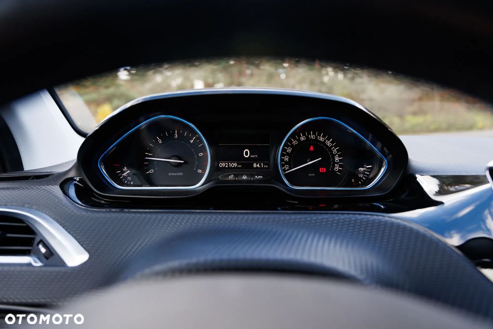 Peugeot 2008 1.5 BlueHDi Allure - 11