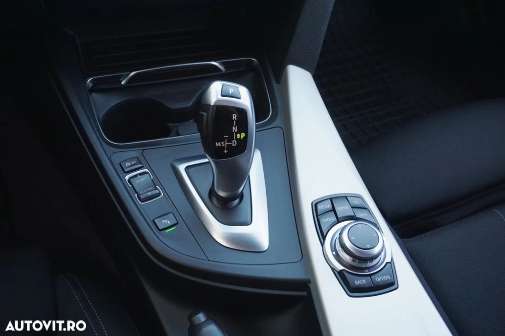 BMW Seria 3 320d xDrive Aut. Sport Line - 14