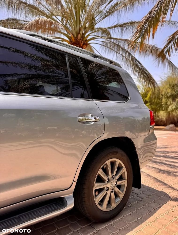 Lexus LX - 9