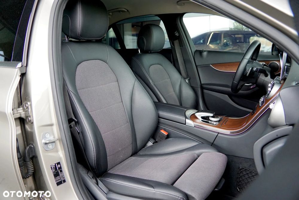 Mercedes-Benz Klasa C 300 9G-TRONIC Avantgarde - 24