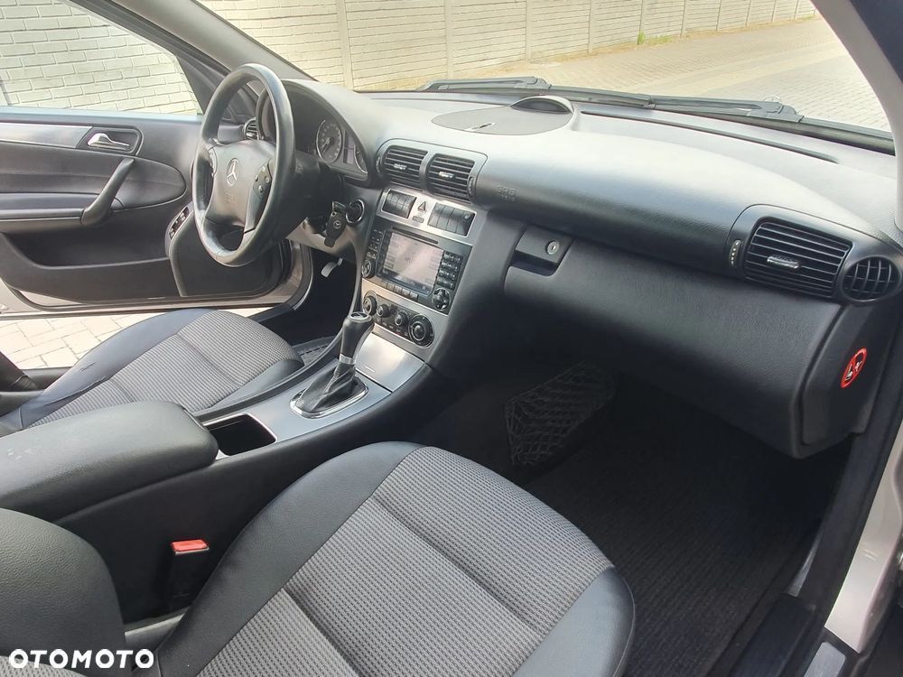 Mercedes-Benz Klasa C 180 Kompressor Automatik Avantgarde - 30