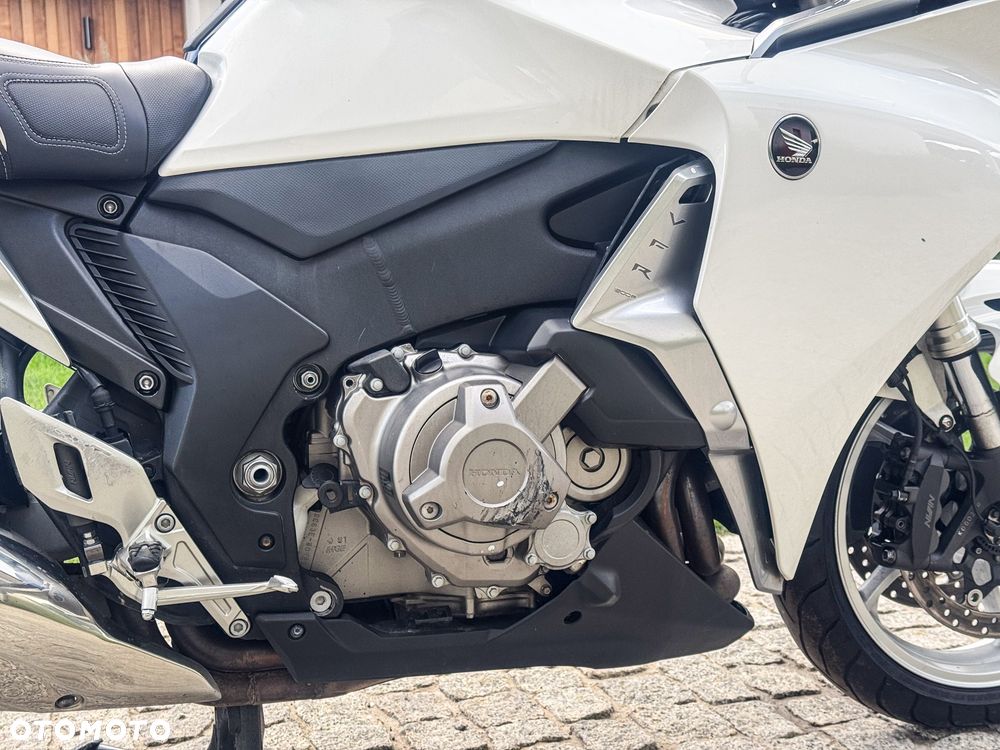 Honda VFR - 27
