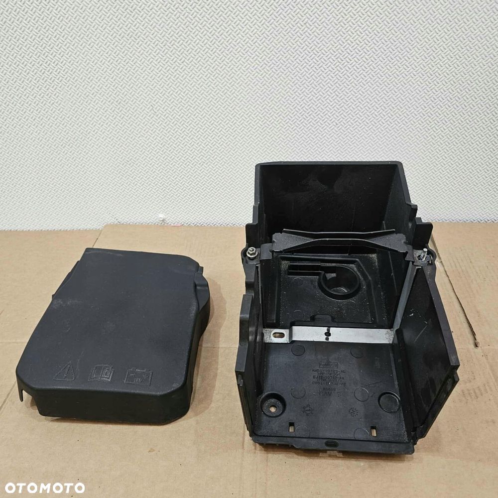 ford escape kuga mk2 lift obudowa podstawa akumulatora - 1