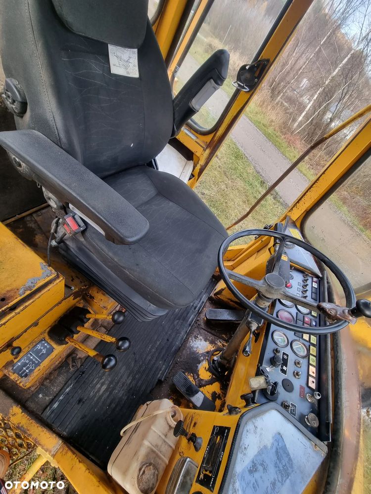 Volvo BM 4400 Ładowarka Fadroma Sprowadzona z Norwegii Widły Łyżka Bocian Wysięgnik! Aktualne badania w DEKRA! Oryginał zadbana Bez luzów i wycieków Potężna Moc. Nie pracowała w Kraju! 6 cylindrów pneumat Hamulec Opony jak Nowe - 33