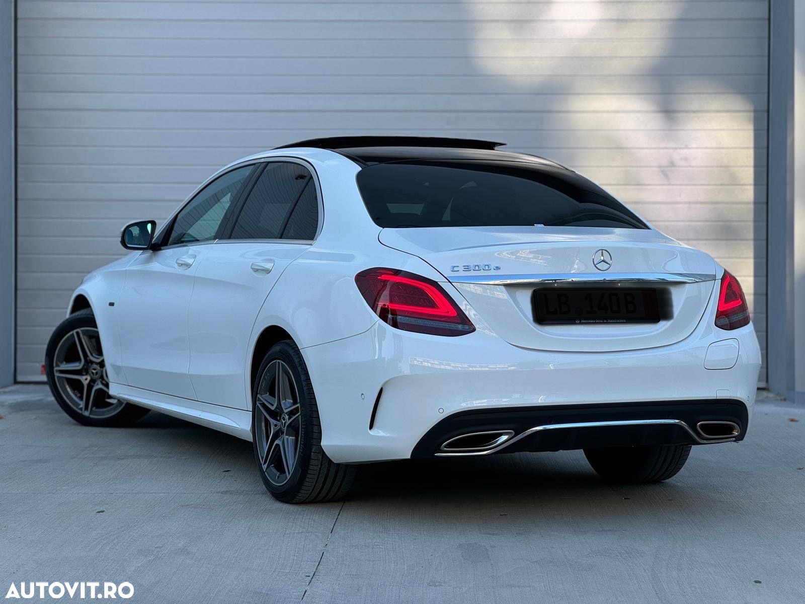 Mercedes-Benz C 300 e 9G-TRONIC AMG Line - 4