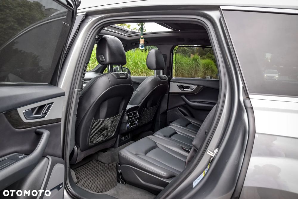 Audi Q7 - 36