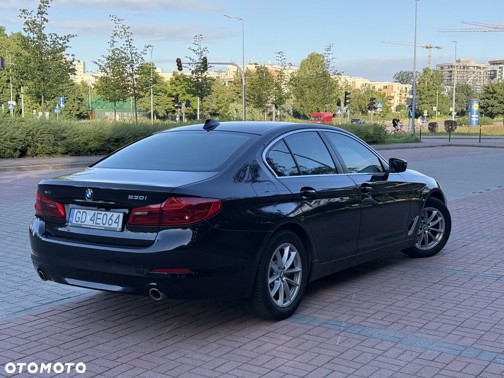 BMW Seria 5 530i xDrive - 6