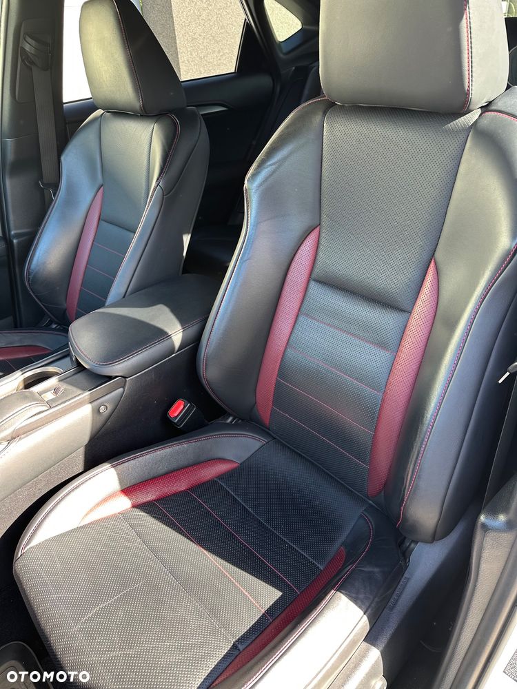 Lexus NX 300h F Sport Edition AWD - 8