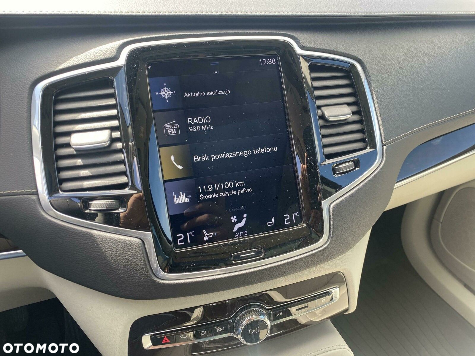 Volvo XC 90 - 26