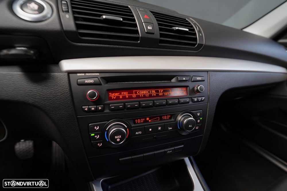 BMW 116 d Line Urban - 15