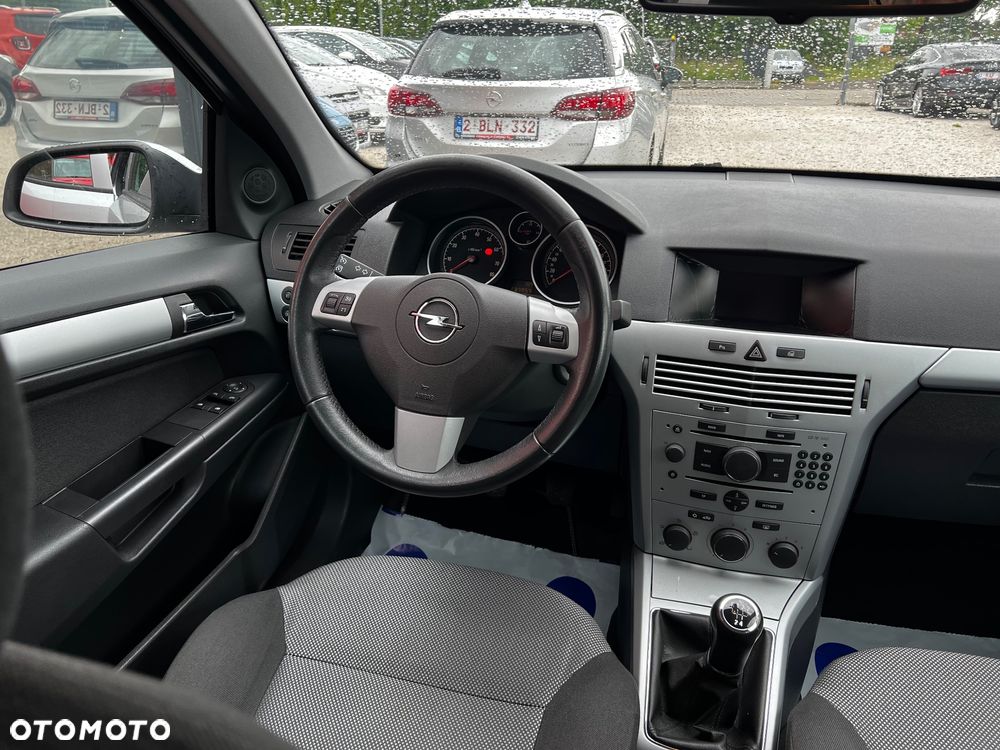 Opel Astra 1.6 Exklusiv - 25